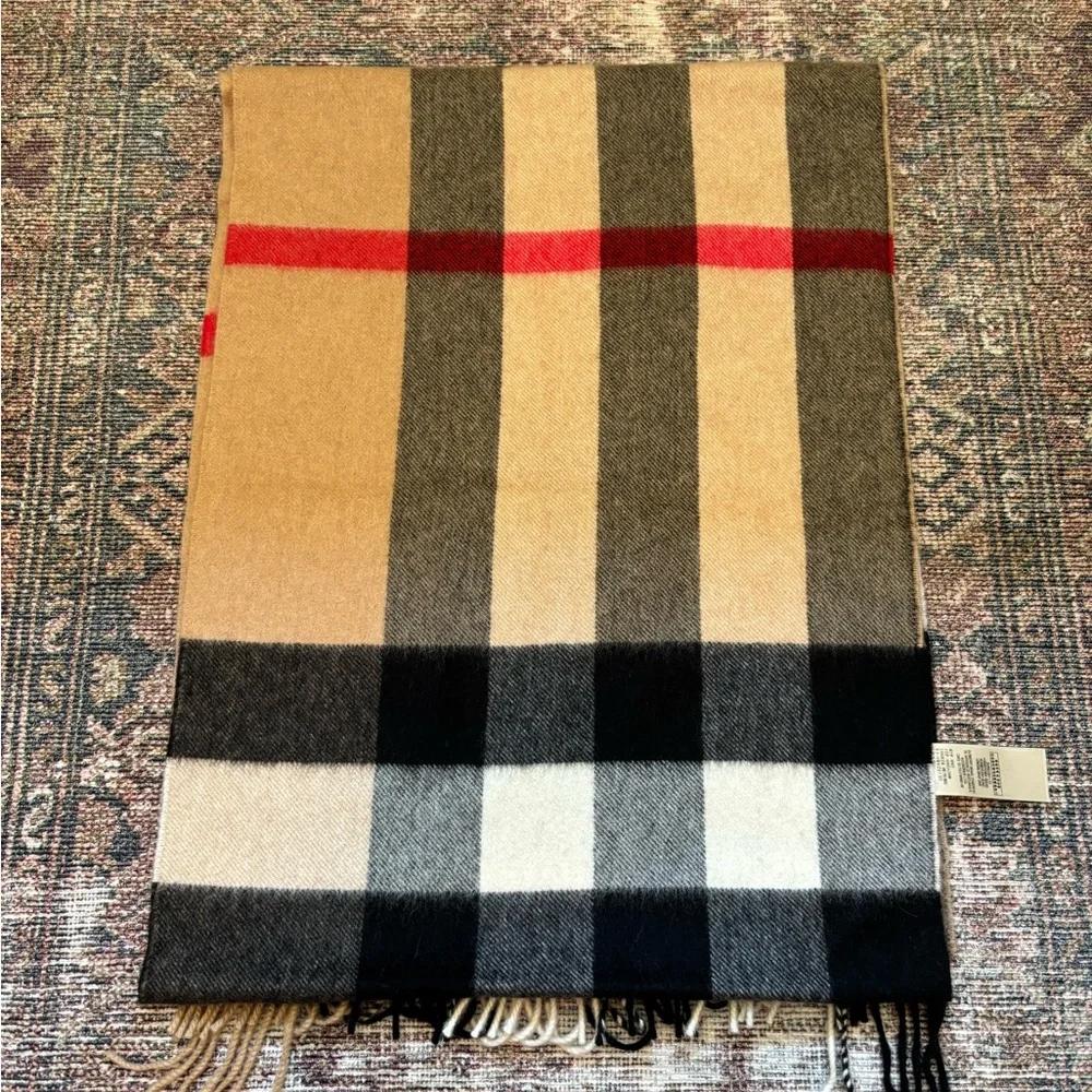 AUTHENTIC BURBERRY SCARF‎